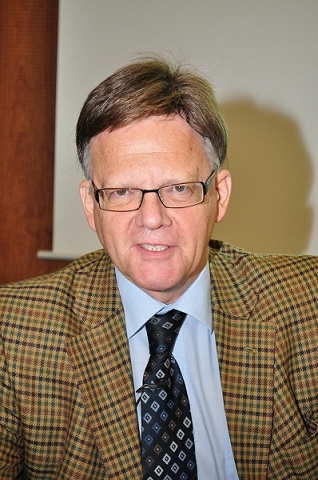 Prof. Dr. Hans-Raimund Casser